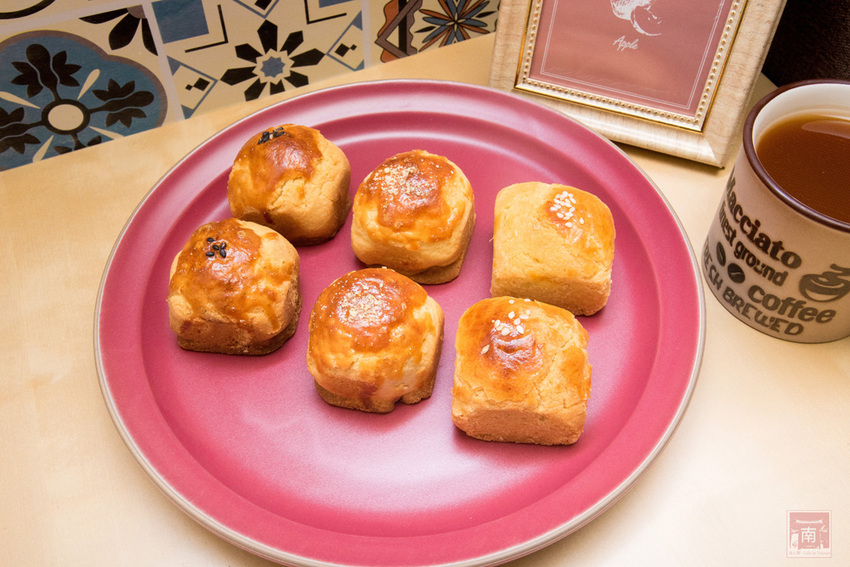 【臺南美食】中秋禮盒新花樣｜暢銷新品｜傳統糕點結合芬蘭valio極光奶油｜八寶肉包｜椪餅禮盒~~克林台包 - 南人幫