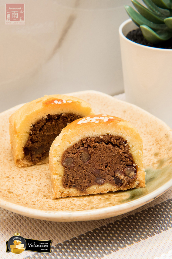 【臺南美食】中秋禮盒新花樣｜暢銷新品｜傳統糕點結合芬蘭valio極光奶油｜八寶肉包｜椪餅禮盒~~克林台包 - 南人幫