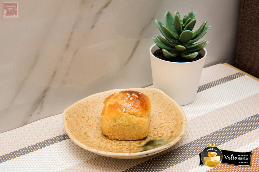 【臺南美食】中秋禮盒新花樣｜暢銷新品｜傳統糕點結合芬蘭valio極光奶油｜八寶肉包｜椪餅禮盒~~克林台包 - 南人幫