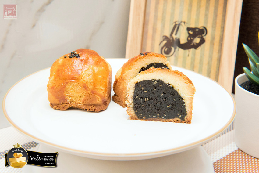 【臺南美食】中秋禮盒新花樣｜暢銷新品｜傳統糕點結合芬蘭valio極光奶油｜八寶肉包｜椪餅禮盒~~克林台包 - 南人幫