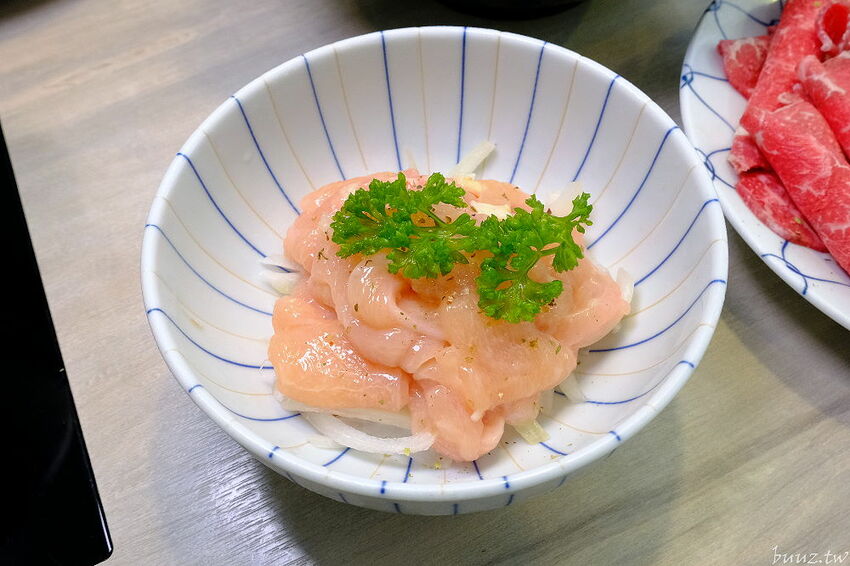 全新自助吧繽紛亮相！養鍋涮涮鍋，好湯配鮮美海鮮，霜淇淋、冰淇淋吃到嗨，好養券加肉吃飽飽！