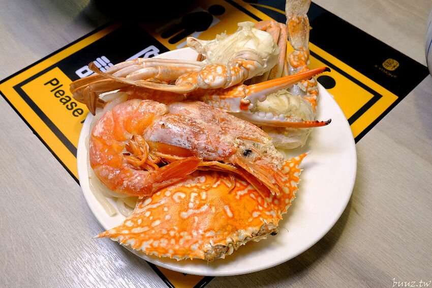 全新自助吧繽紛亮相！養鍋涮涮鍋，好湯配鮮美海鮮，霜淇淋、冰淇淋吃到嗨，好養券加肉吃飽飽！