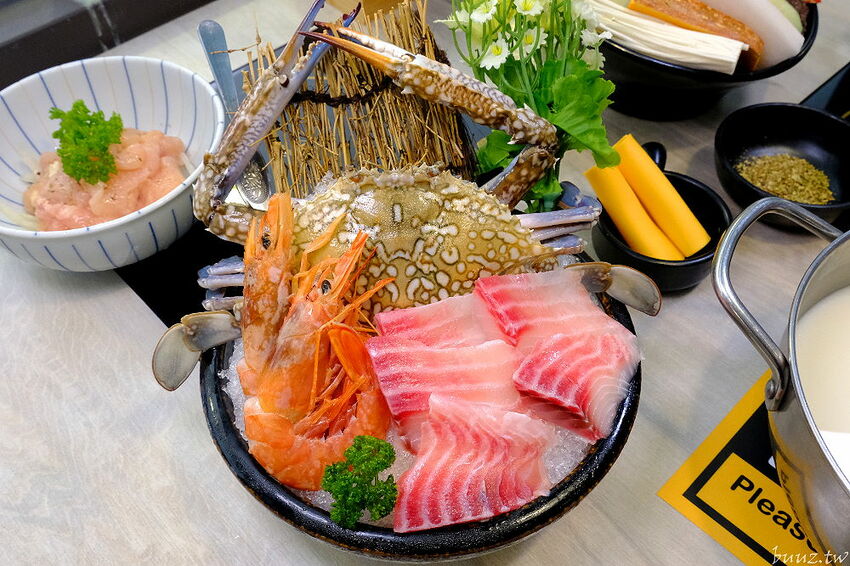 全新自助吧繽紛亮相！養鍋涮涮鍋，好湯配鮮美海鮮，霜淇淋、冰淇淋吃到嗨，好養券加肉吃飽飽！