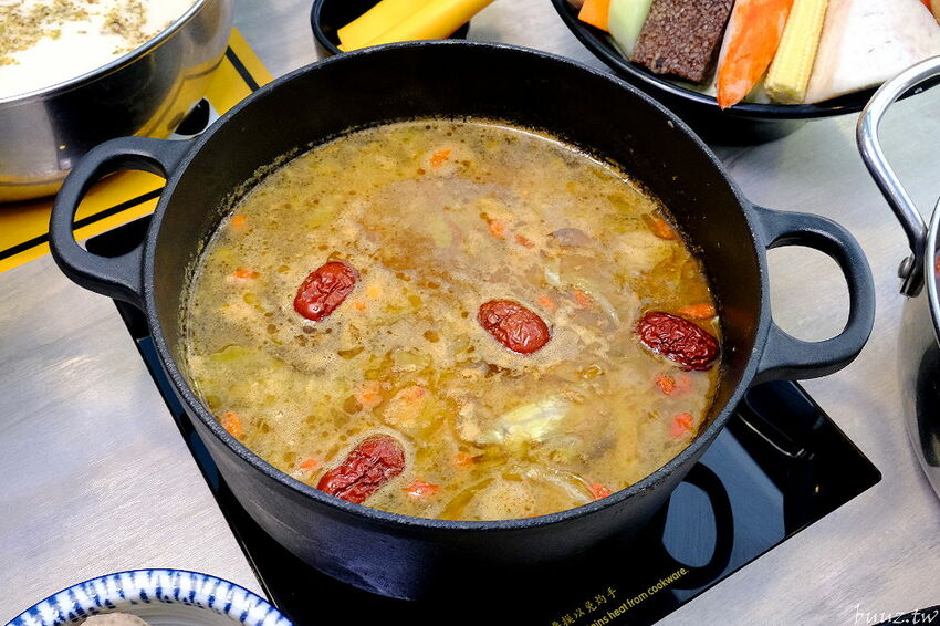 全新自助吧繽紛亮相！養鍋涮涮鍋，好湯配鮮美海鮮，霜淇淋、冰淇淋吃到嗨，好養券加肉吃飽飽！