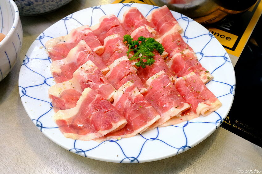 全新自助吧繽紛亮相！養鍋涮涮鍋，好湯配鮮美海鮮，霜淇淋、冰淇淋吃到嗨，好養券加肉吃飽飽！