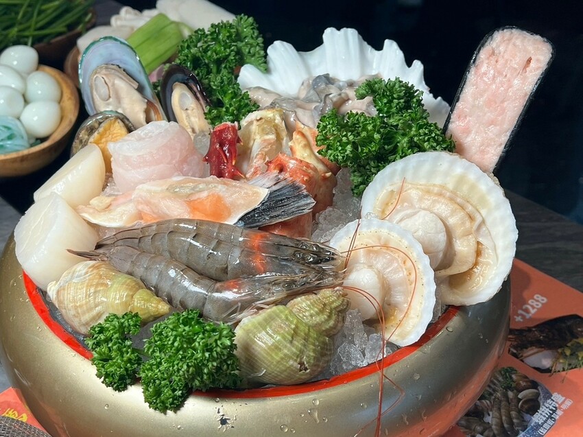 （青埔美食）食鍋性也 海鮮鍋物～桃園青埔人氣火鍋專賣店！現切