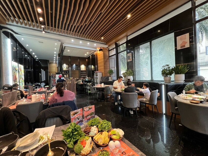 （青埔美食）食鍋性也 海鮮鍋物～桃園青埔人氣火鍋專賣店！現切