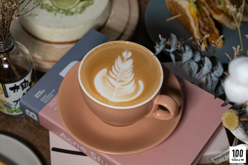 【基隆信義美食】初老咖啡|基隆廟口咖啡廳推薦!熱壓輕食滿滿餡料不手軟,享受巷弄裡的慢時光! | 別墅裡的 100 種味道