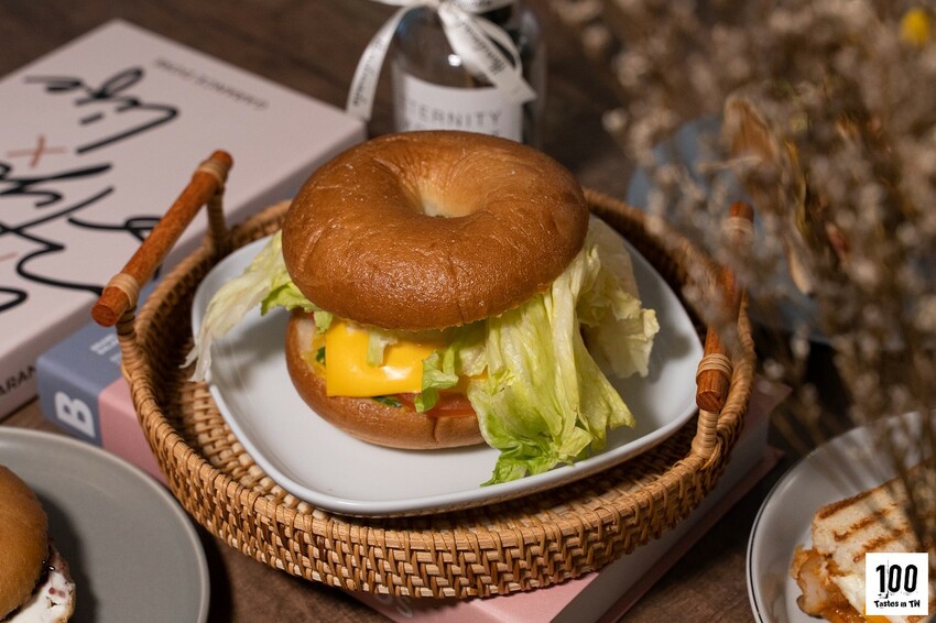 【基隆信義美食】初老咖啡|基隆廟口咖啡廳推薦!熱壓輕食滿滿餡料不手軟,享受巷弄裡的慢時光! | 別墅裡的 100 種味道