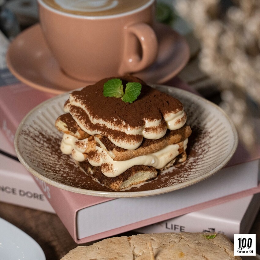 【基隆信義美食】初老咖啡|基隆廟口咖啡廳推薦!熱壓輕食滿滿餡料不手軟,享受巷弄裡的慢時光! | 別墅裡的 100 種味道