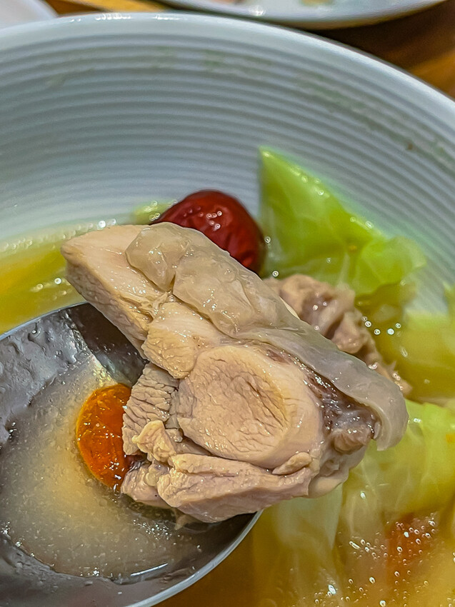 高雄市前鎮區小燉食室 – 老宅新風貌 | 小燉食室的美味燉湯之旅