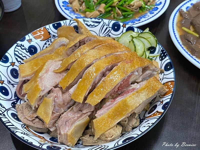 ▲新竹城隍廟美食推薦：許二姊，超人氣新竹鴨肉店 /Bernice的隨手筆記 提供、WalkerLand窩客島整理