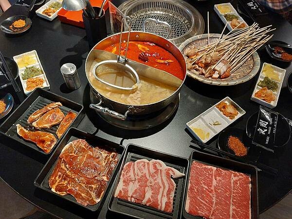 台北中山區｜火烤兩吃吃到飽【夜問長安】燒肉串串火鍋放題