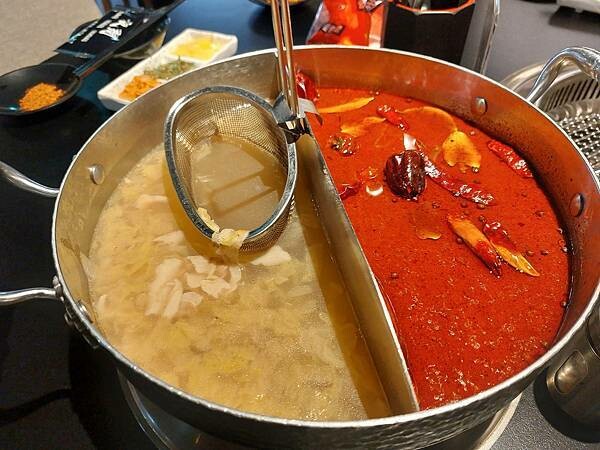 台北中山區｜火烤兩吃吃到飽【夜問長安】燒肉串串火鍋放題