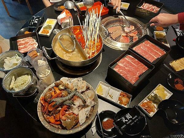 台北中山區｜火烤兩吃吃到飽【夜問長安】燒肉串串火鍋放題