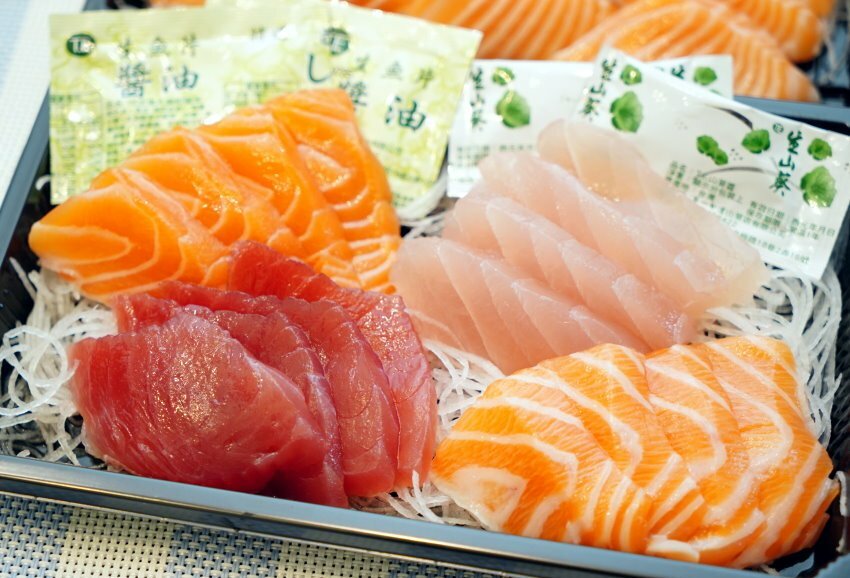 【超市】楓康超市．生魚片16片199元，CP值超高，週末限定販售!