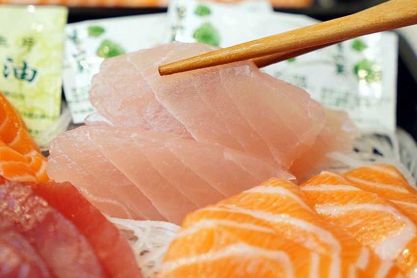 【超市】楓康超市．生魚片16片199元，CP值超高，週末限定販售!