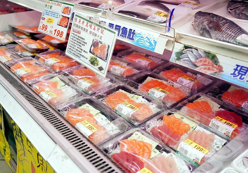 【超市】楓康超市．生魚片16片199元，CP值超高，週末限定販售!