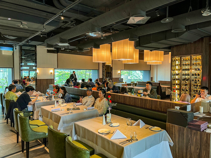 雅室牛排大直旗艦店|台北最便宜的乾式熟成牛排!用餐環境也是有夠讚的