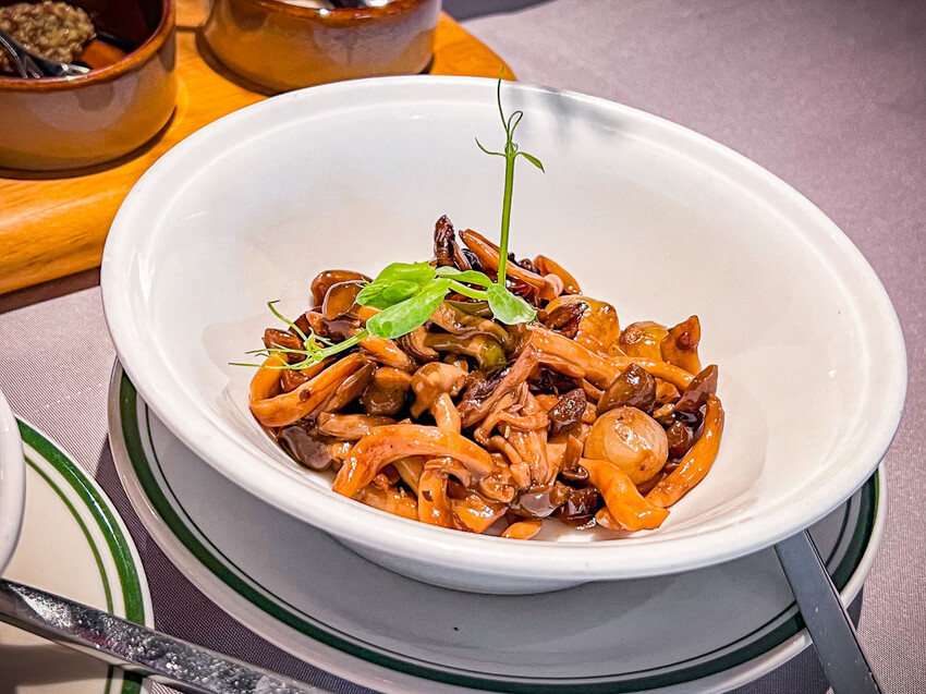 雅室牛排大直旗艦店|台北最便宜的乾式熟成牛排!用餐環境也是有夠讚的