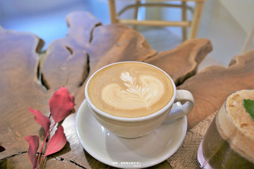 咖啡。宜蘭★礁溪韓系質感咖啡廳杉杉來茈 舒適的環境還有可愛美味的甜點