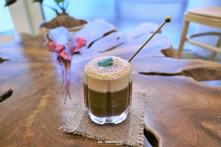 咖啡。宜蘭★礁溪韓系質感咖啡廳杉杉來茈 舒適的環境還有可愛美味的甜點