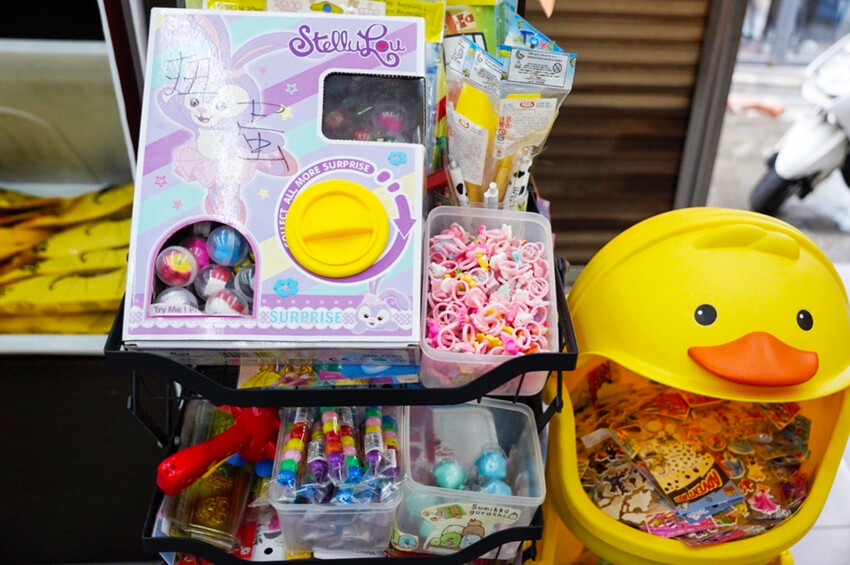 收到會感動蝦餅你買過嗎?傳承三代老街蝦餅!超酷能客製雷射雕刻~還有2024燈會限定禮盒