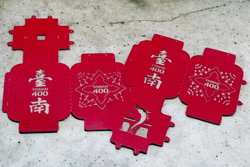 收到會感動蝦餅你買過嗎?傳承三代老街蝦餅!超酷能客製雷射雕刻~還有2024燈會限定禮盒