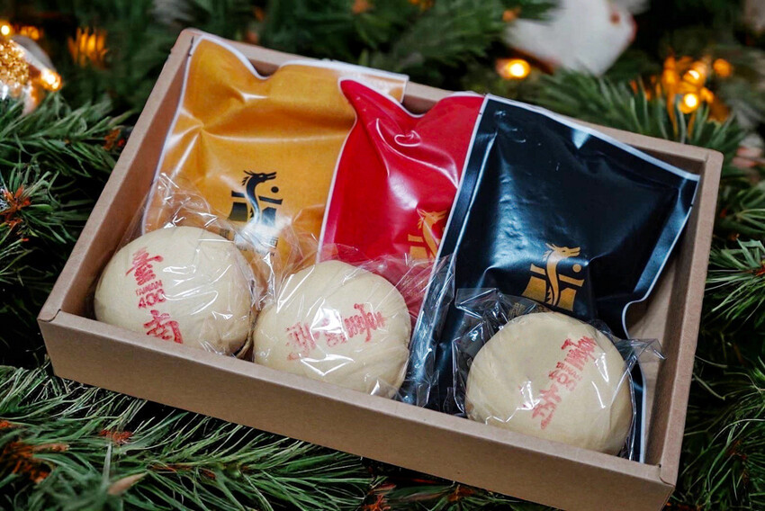 收到會感動蝦餅你買過嗎?傳承三代老街蝦餅!超酷能客製雷射雕刻~還有2024燈會限定禮盒