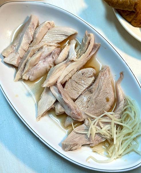 嘉義火雞肉飯推薦！阿里山火雞肉飯在地人吃到大，尬半熟荷包蛋內行吃法。