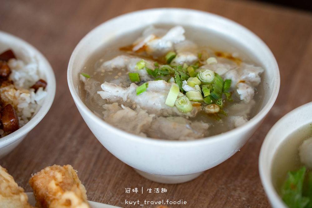 台南安平小吃美食推薦_周氏蝦捲台南安平總店,經常客滿的人氣小吃店,台南特產火燒蝦,安平打卡美食推薦_2025菜單 – 冠婷生活趣