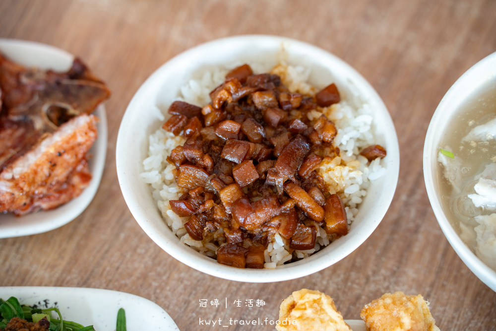 台南安平小吃美食推薦_周氏蝦捲台南安平總店,經常客滿的人氣小吃店,台南特產火燒蝦,安平打卡美食推薦_2025菜單 – 冠婷生活趣