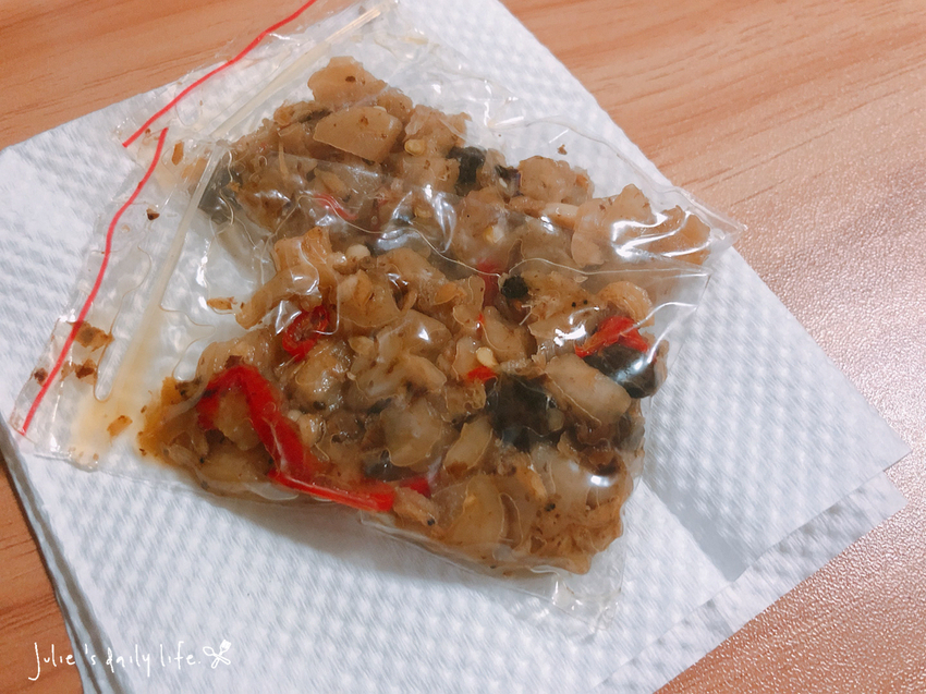 三重 便當-三盒飯包-排骨便當、雞腿炒泡麵-三和路四段便當店-外帶、外送-附菜單 @跟著Julie一起走吧