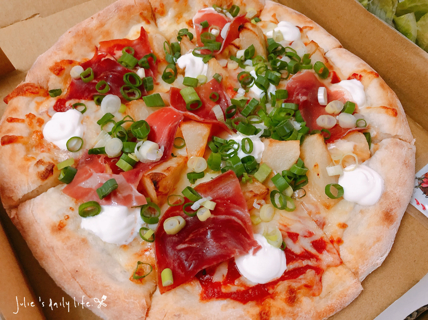 萬華 披薩-Rest & Roll 糰圓手工披薩-Ubereats外送、外帶-炸物、沙拉 @跟著Julie一起走吧