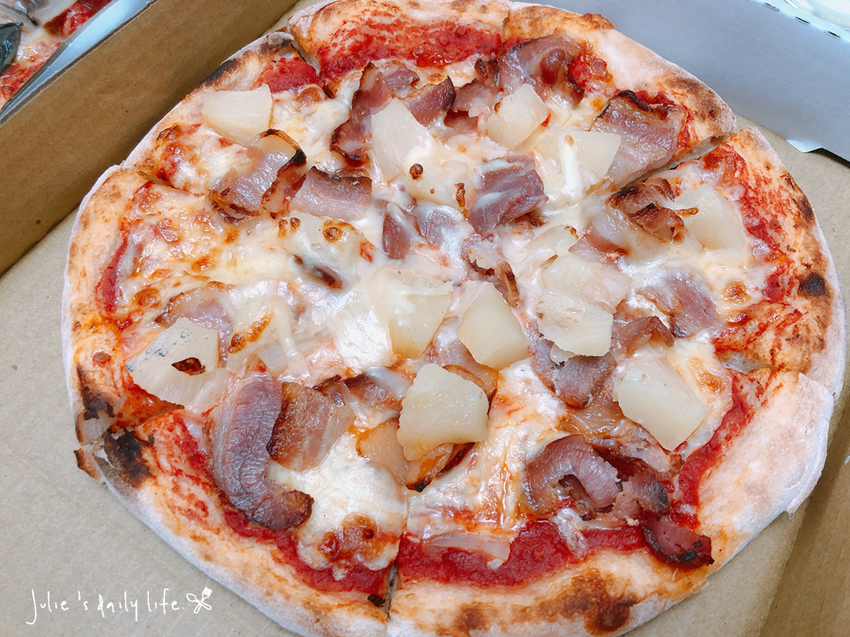 萬華 披薩-Rest & Roll 糰圓手工披薩-Ubereats外送、外帶-炸物、沙拉 @跟著Julie一起走吧