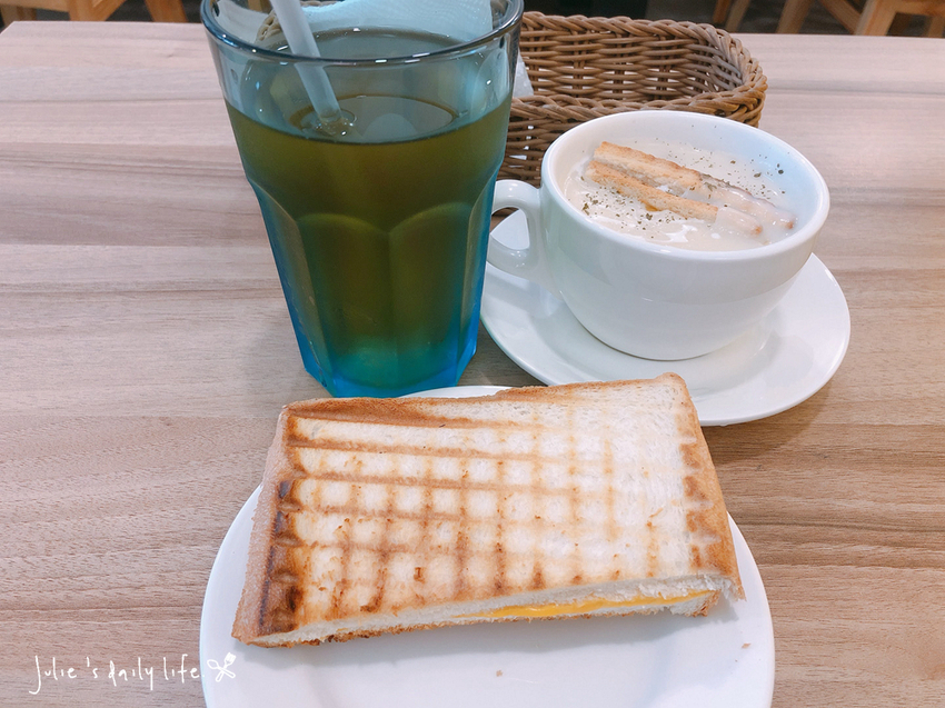 三重 義大利麵、排餐-R2義麵小棧三重店-平價義大利麵、牛排-附菜單 @跟著Julie一起走吧