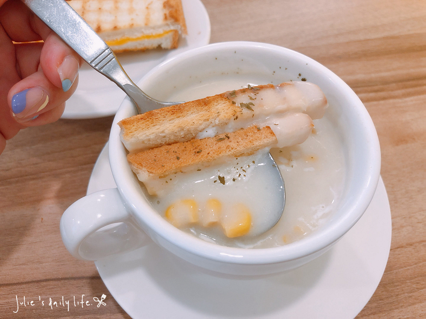 三重 義大利麵、排餐-R2義麵小棧三重店-平價義大利麵、牛排-附菜單 @跟著Julie一起走吧