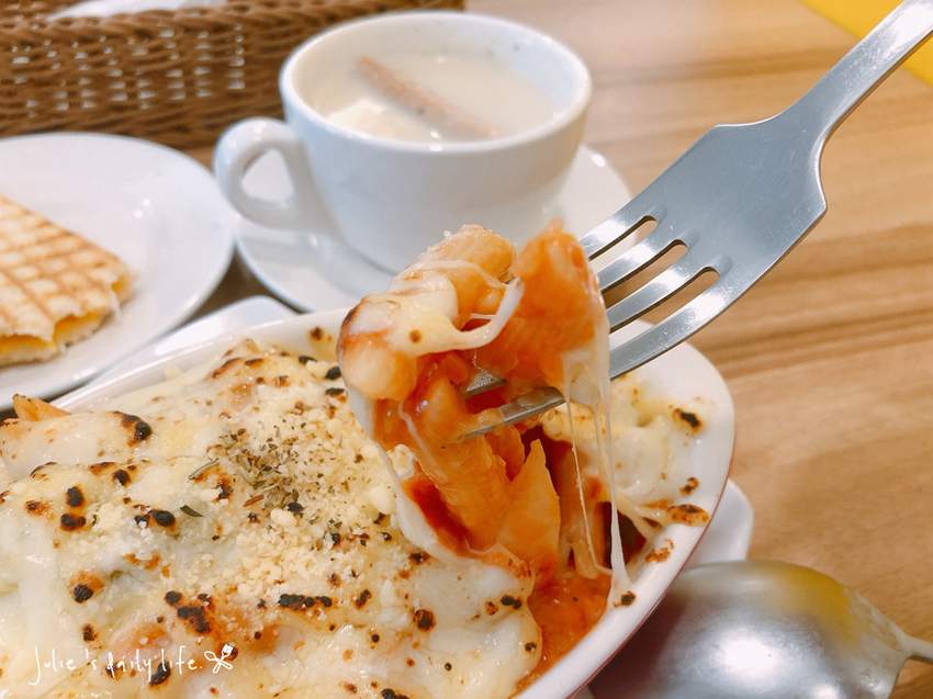 三重 義大利麵、排餐-R2義麵小棧三重店-平價義大利麵、牛排-附菜單 @跟著Julie一起走吧