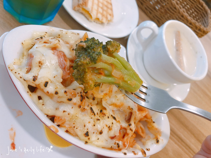 三重 義大利麵、排餐-R2義麵小棧三重店-平價義大利麵、牛排-附菜單 @跟著Julie一起走吧