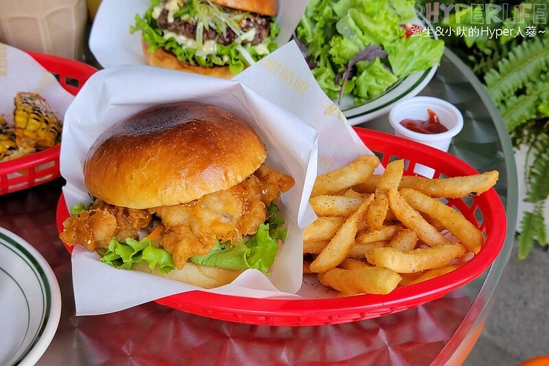 漢堡控注意啦,有別於傳統美式Burger的亞洲風味漢堡意外對味!近捷運文心櫻花站哦~