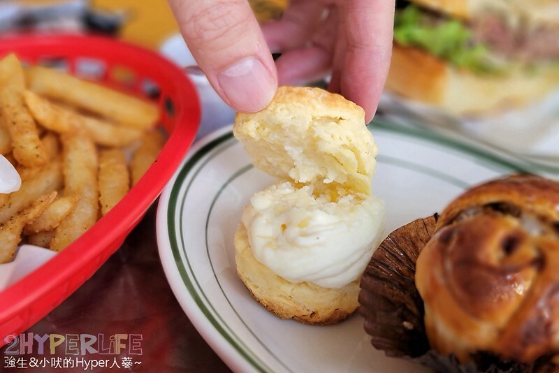 漢堡控注意啦,有別於傳統美式Burger的亞洲風味漢堡意外對味!近捷運文心櫻花站哦~