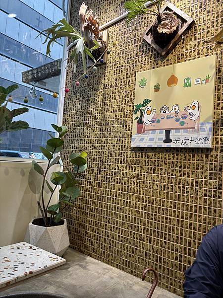 《高雄❤️》米院子，蟬聯兩年的米其林鴨肉油飯，好吃店內圖案很