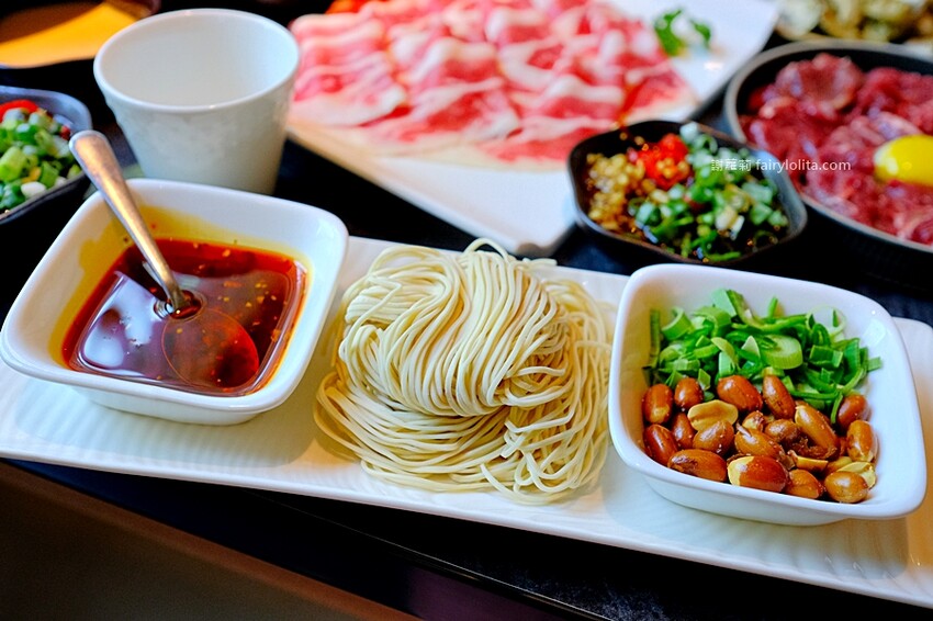 肉盤只要198元就能吃,壽星免費30隻鮮蝦送給你!