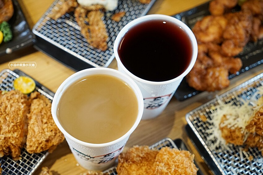 今夏最夯！！超狂榴槤起司豬排一咬就爆漿，無敵邪惡軟殼蟹佐塔塔鮭魚子，整隻都能入口，老饕非吃不可！