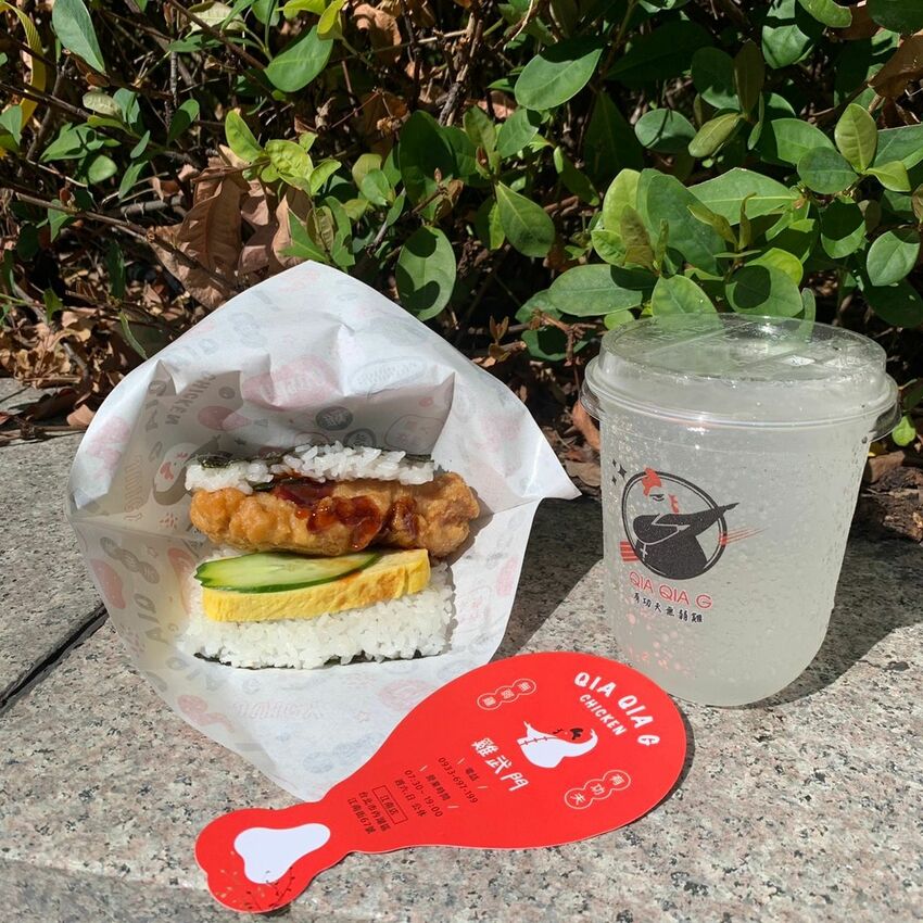 港墘炸物外帶美食｜雞武門炸物職人 超浮誇沖繩飯糰 現點現做超好吃 簡單的美味就是這麼幸福