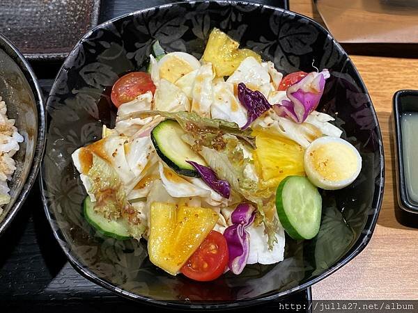 20220219_040752739_iOS-1