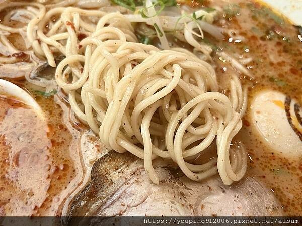 台北信義區｜火影忍者 一樂拉麵，下午不休息的拉麵店對我這種非動漫迷來說是種小確幸，人人都能接受的九州