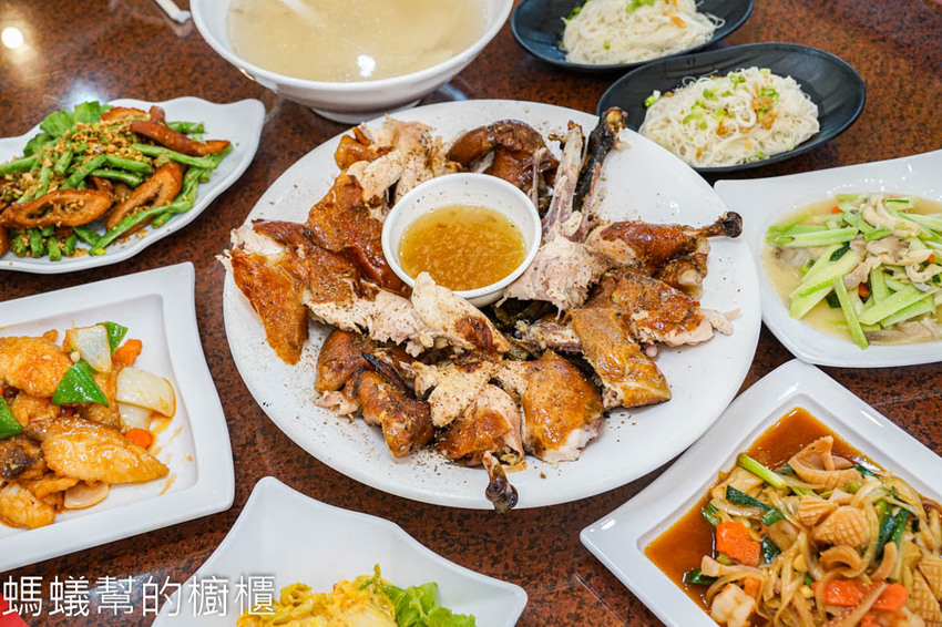 阿東窯烤雞(竹山店) | 南投旅遊必吃美食！竹山紫南宮附近美食，超多汁窯烤雞甕缸雞！ - 螞蟻幫的櫥櫃