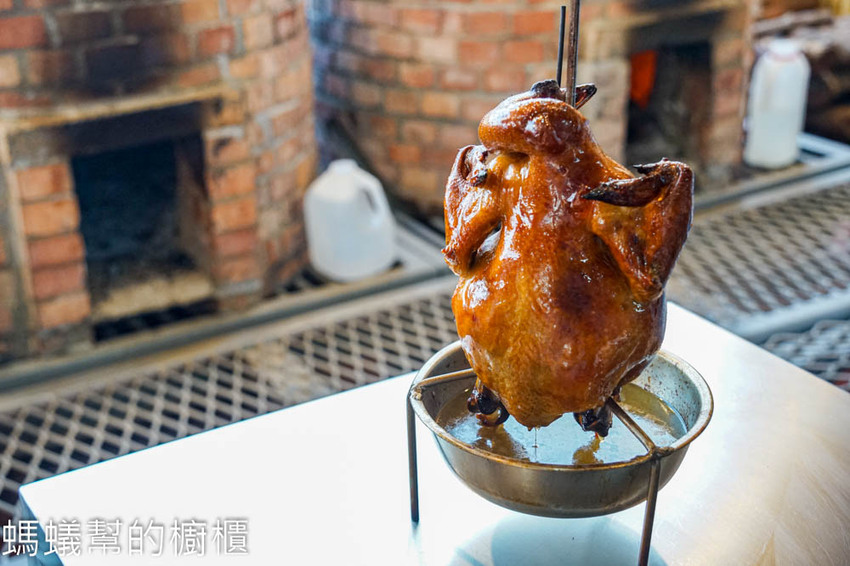 阿東窯烤雞(竹山店) | 南投旅遊必吃美食！竹山紫南宮附近美食，超多汁窯烤雞甕缸雞！ - 螞蟻幫的櫥櫃