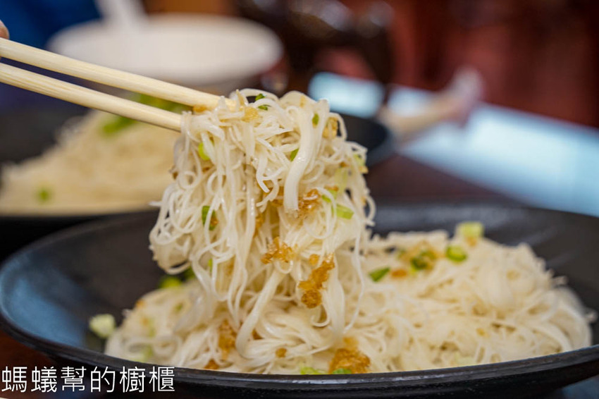 阿東窯烤雞(竹山店) | 南投旅遊必吃美食！竹山紫南宮附近美食，超多汁窯烤雞甕缸雞！ - 螞蟻幫的櫥櫃